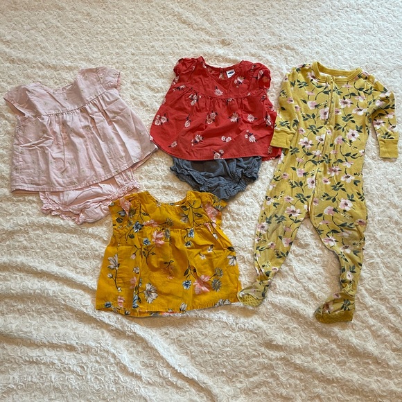 Old Navy Other - Old Navy floral bundle